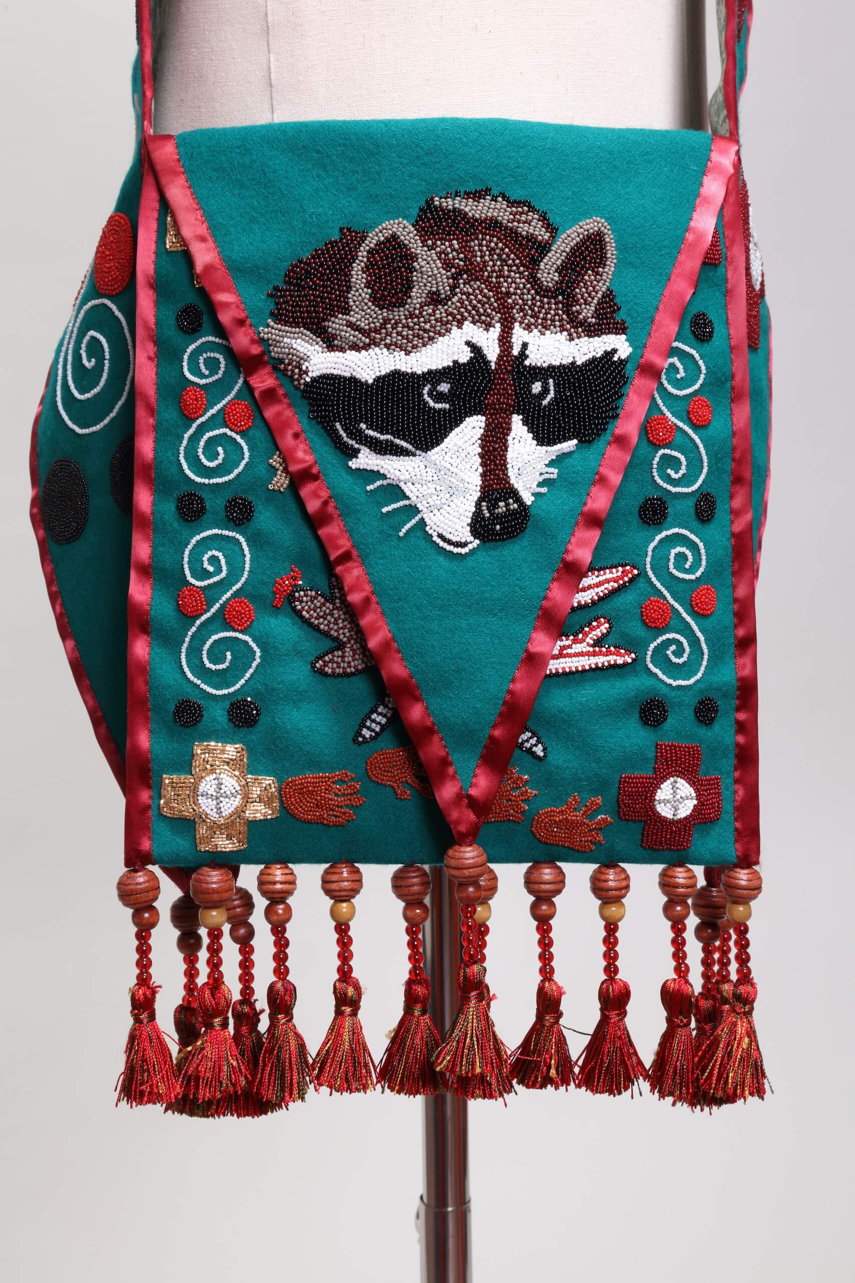Robin Fife Jenkins, Wotkvlke, Raccoon Clan Bandolier Bag, 2022 (A 3rd View)