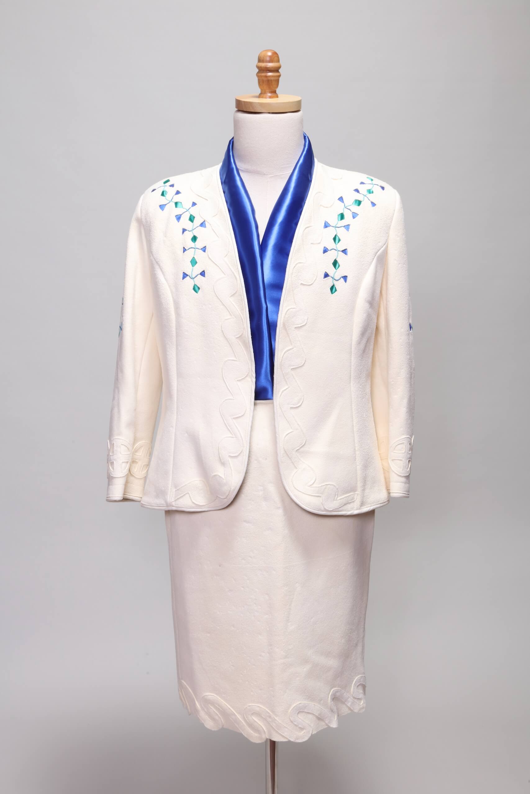 Tonia Hogner- Weavel, Southeastern Style Women’s Business Suit, 2018